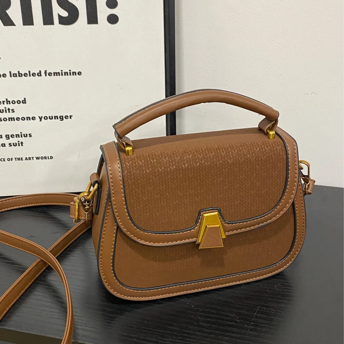 الشتاء شعبية بسيطة ريترو حقيبة صغيرة المرأة 2026 جديد مصمم التباين حقيبة يد المتقدمة ركاب Crossbody حقيبة مربعة صغيرة