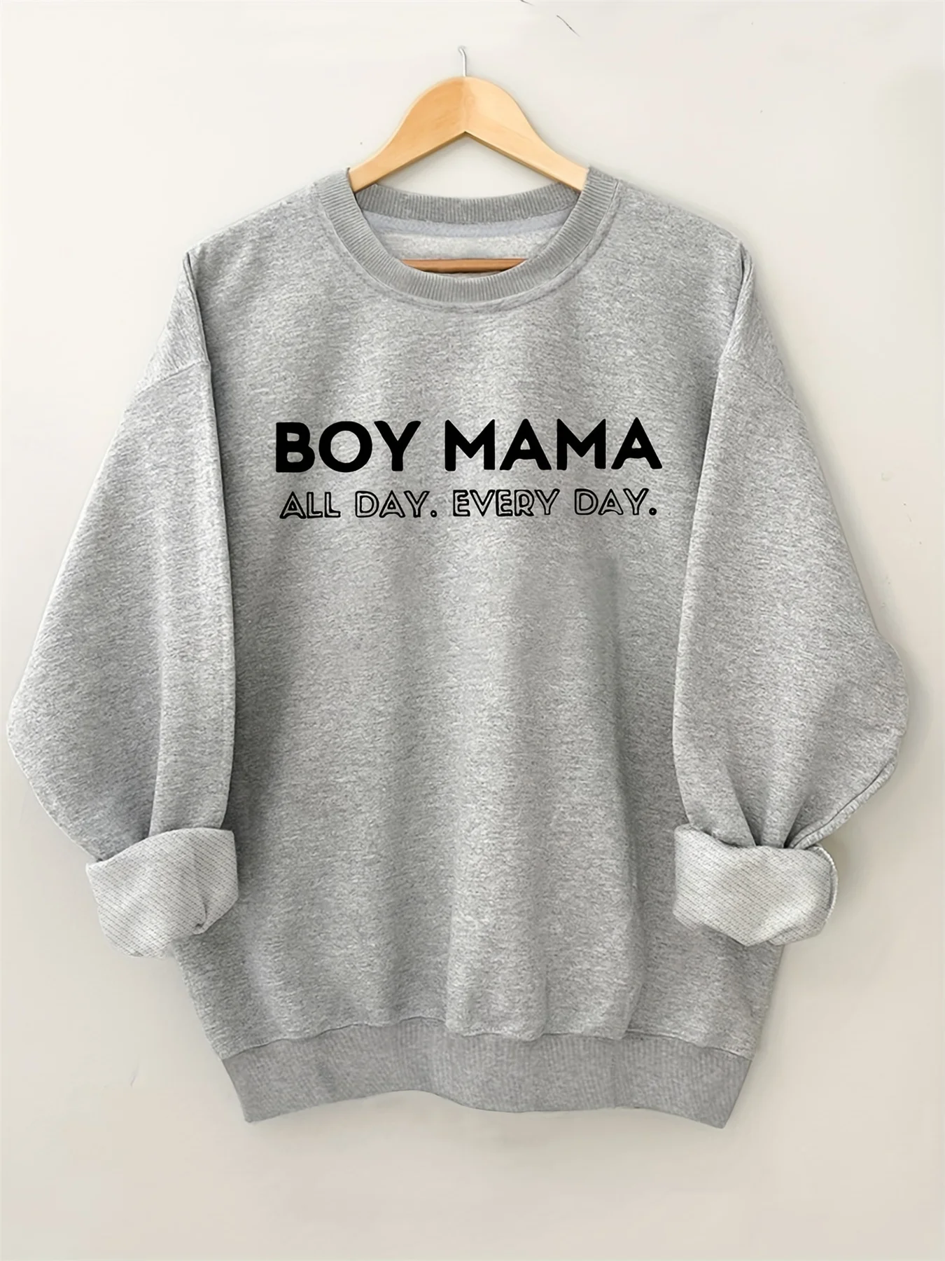 Women's autumn and winter casual loose and warm BOY MAMA printed comfortable plus velvet long sleeved round neck pullover