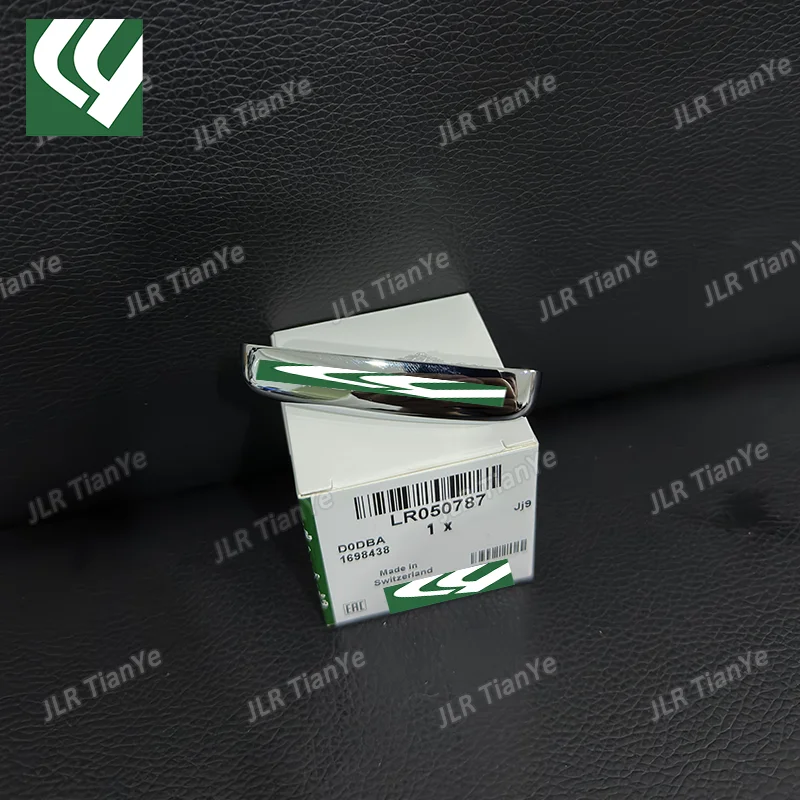 غطاء جانبي من الكروم لعلبة المفاتيح الذكية عن بعد LR 050787   مناسبة لسيارة رينج روفر ديسكفري 4/5