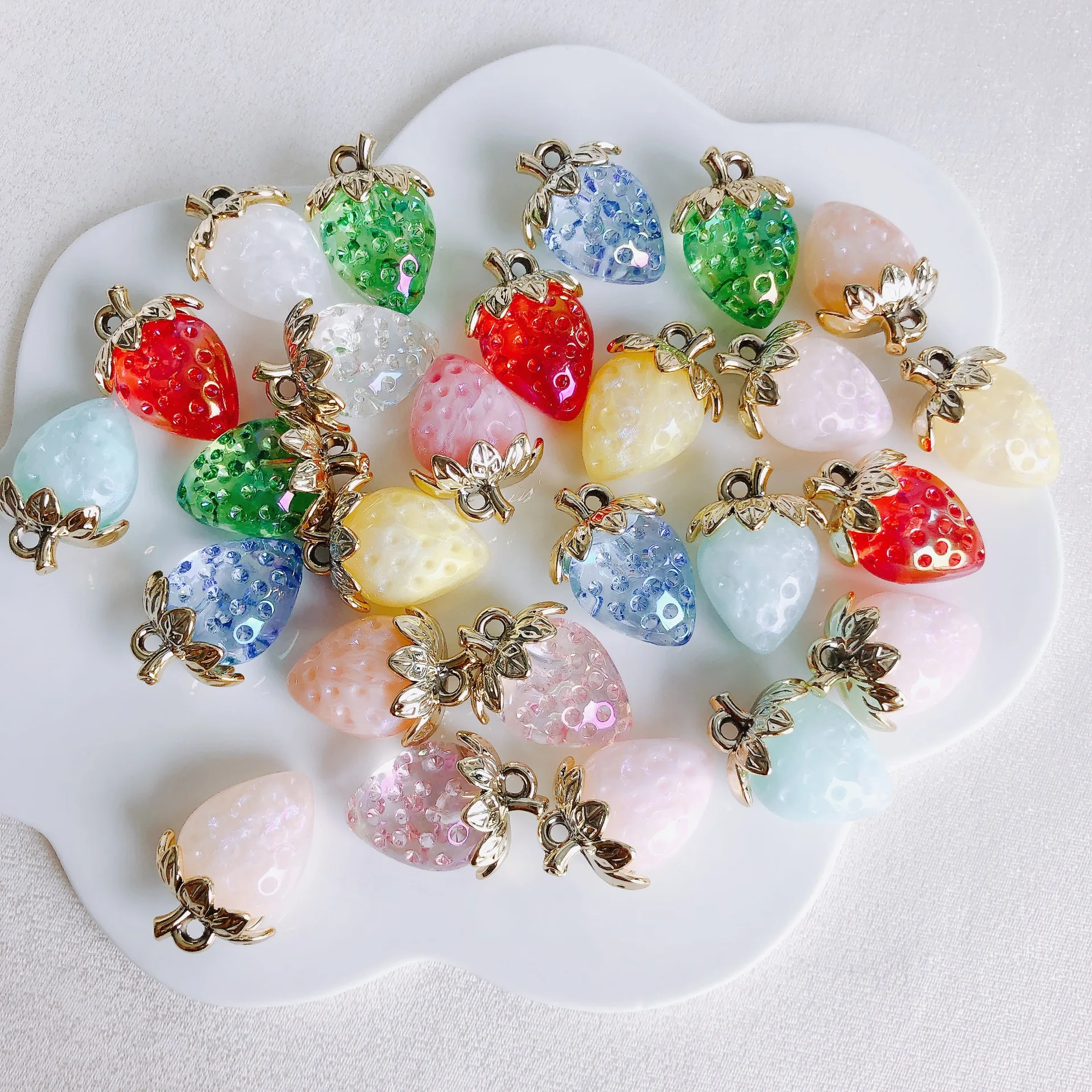 

DIY Jewelry Findings Jelly Colorful Acrylic Fruit Strawberry Shape Girls Necklace Pendants Ornament Accessory 30pcs 20*32*16mm