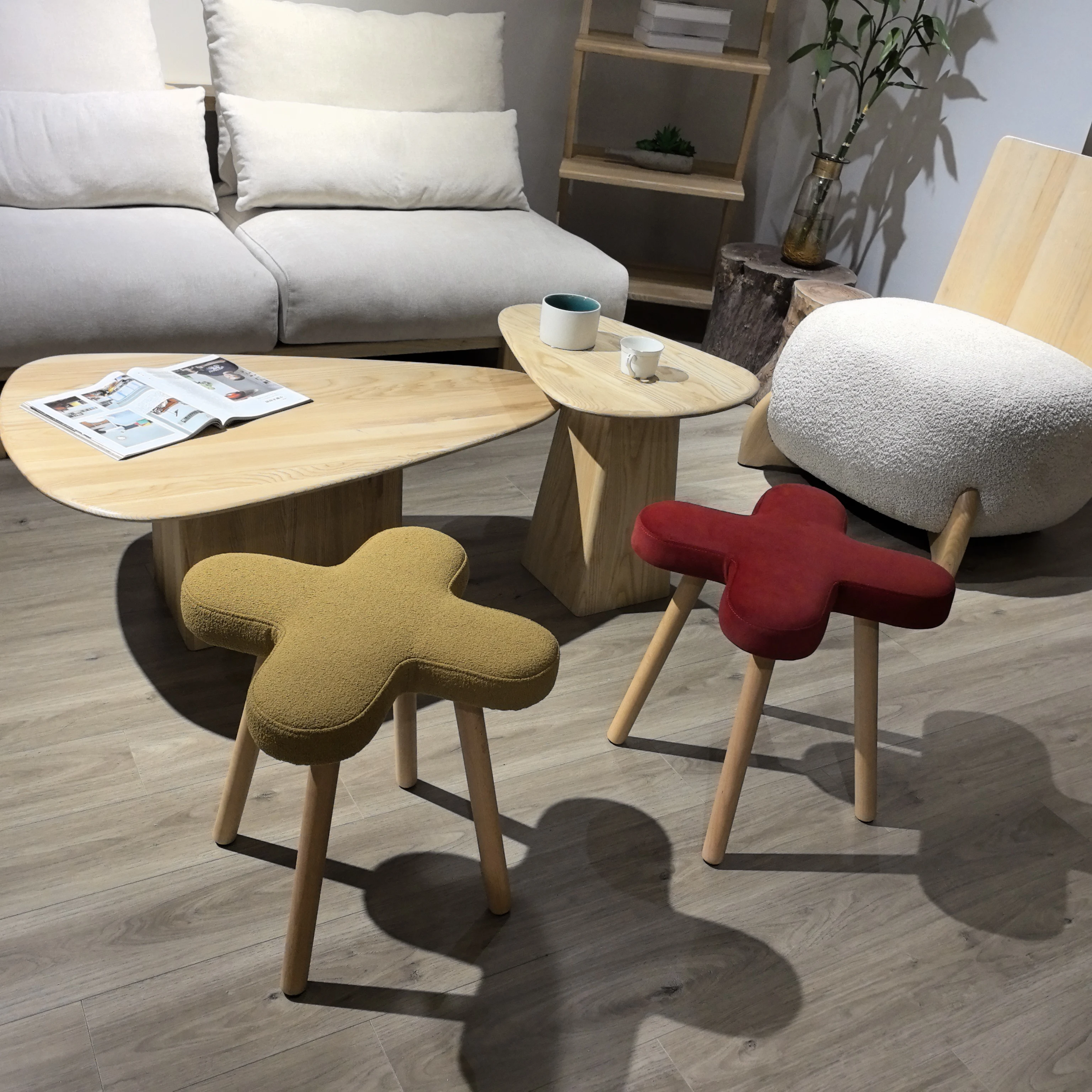 Simple Four-leaf Clover Design Customized Fabric Wooden Legs Foot Stool Home Living Room Kid Sofa Chair Bedroom Makeup Chair
