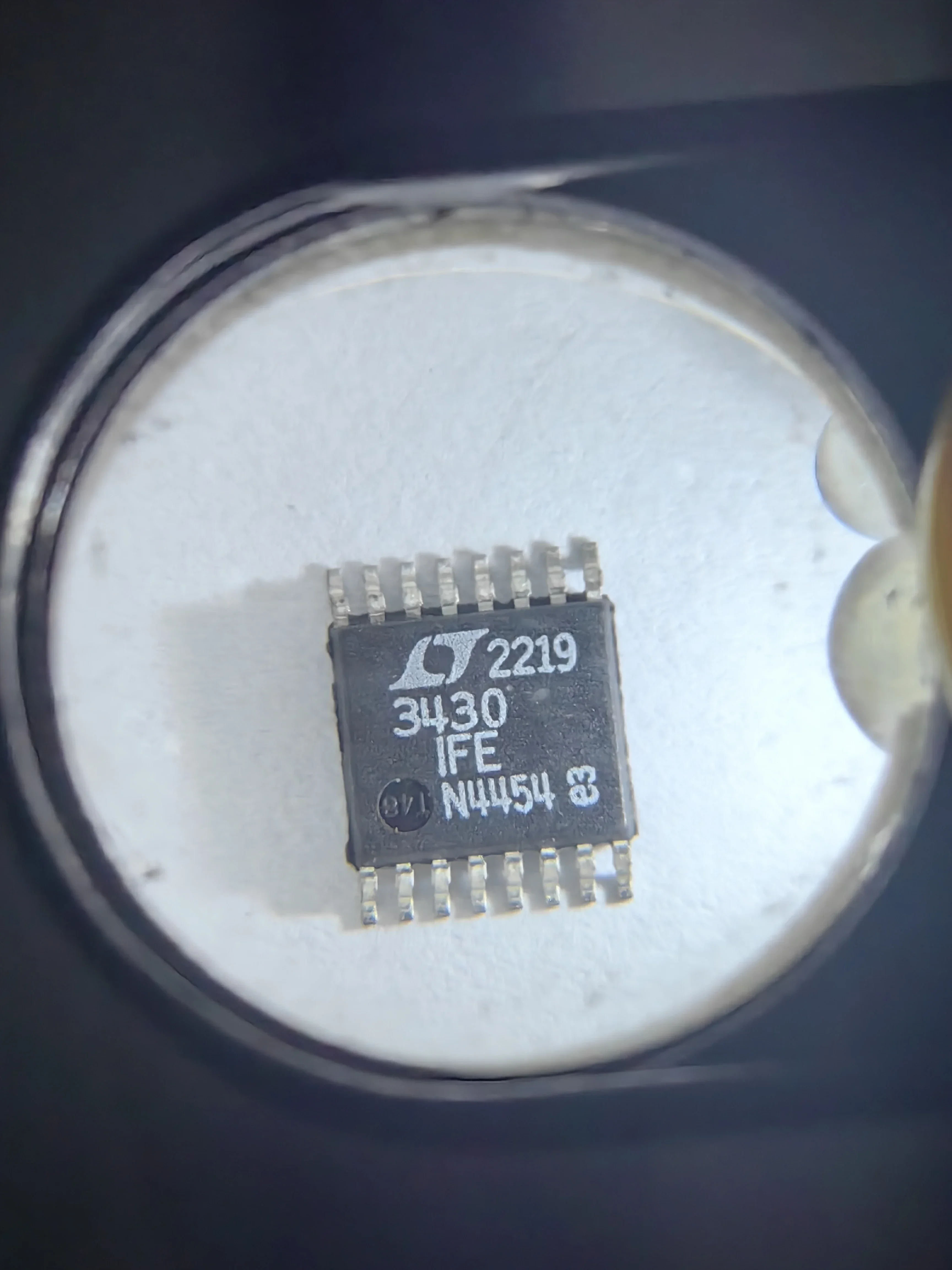 LT3430EFE LT3430IFE LT3430IFE-1 LT3430EFE-1 LT3430 - High Voltage, 3A, 200kHz Step-Down Switching Regulator