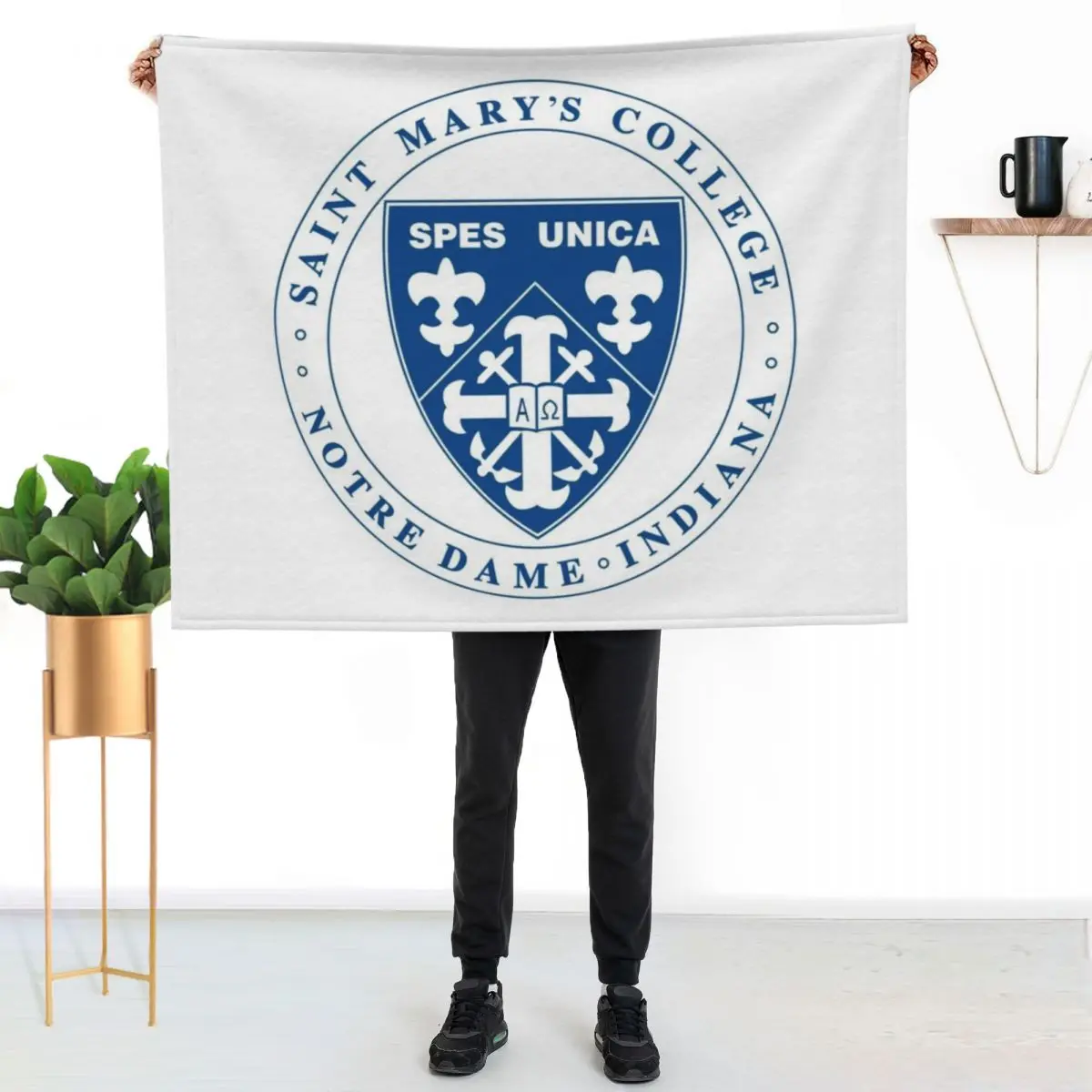 Saint Mary's College Throw Blanket Cozy Microfiber Throw Blanket for Home Bedroom
