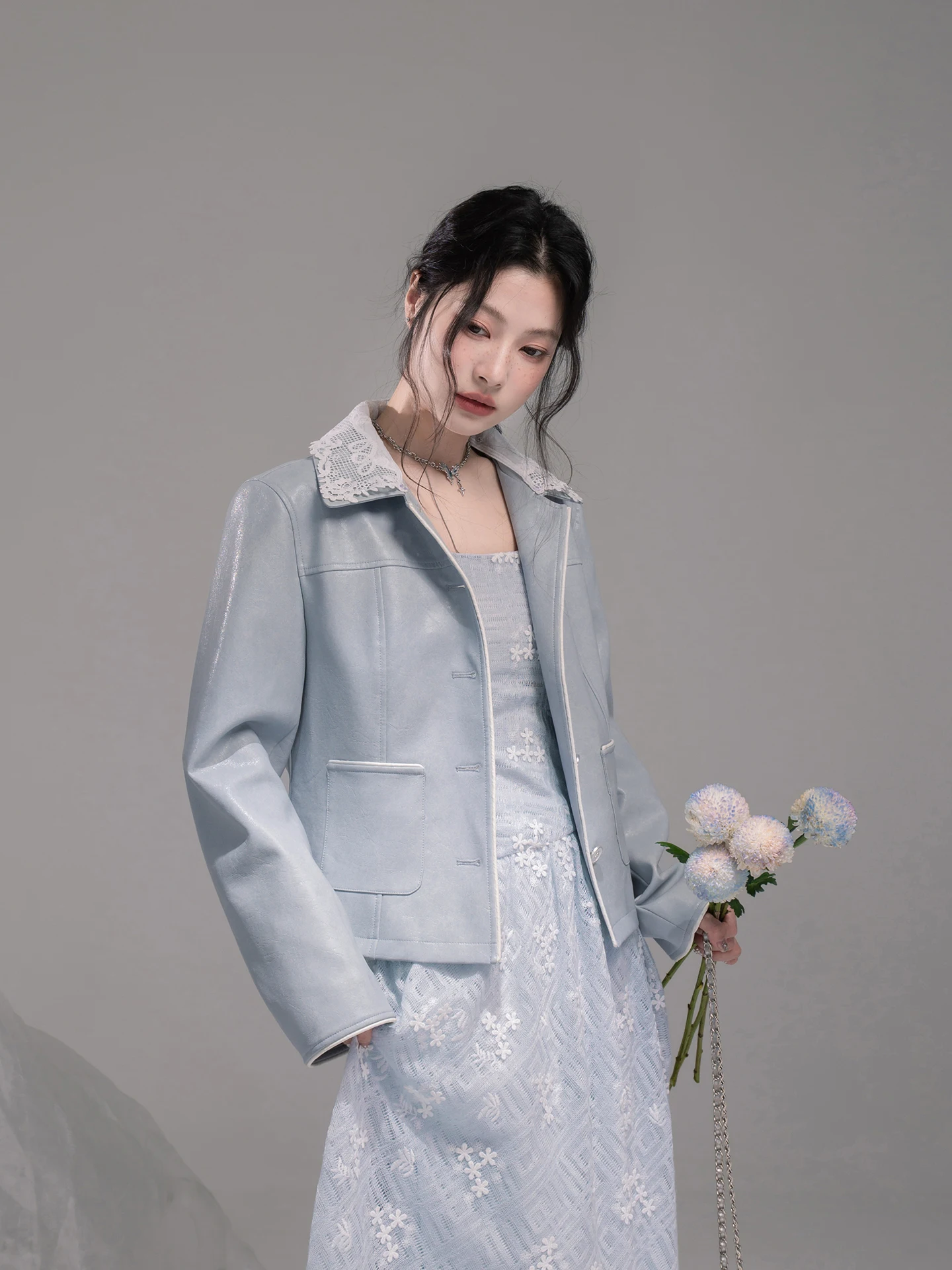 

COTRE2026 Early Spring Soft Leather Jaet Morning Blue Detachable Lace Collar Waist Cinched ort Outerwear