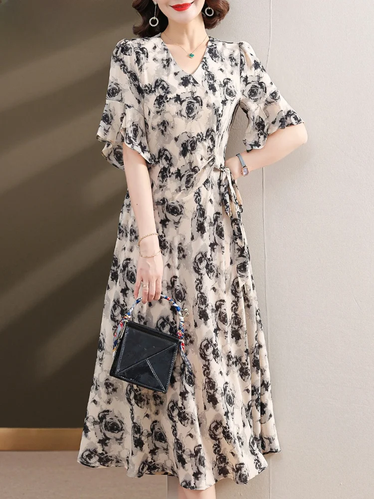 

Летнее модное платье для мам, большие размеры, женская одежда, новинка 2025 года, шифоновое платье с коротким рукавом, свободный крой, V-образный вырез, миди-платье для женщин среднего возраста