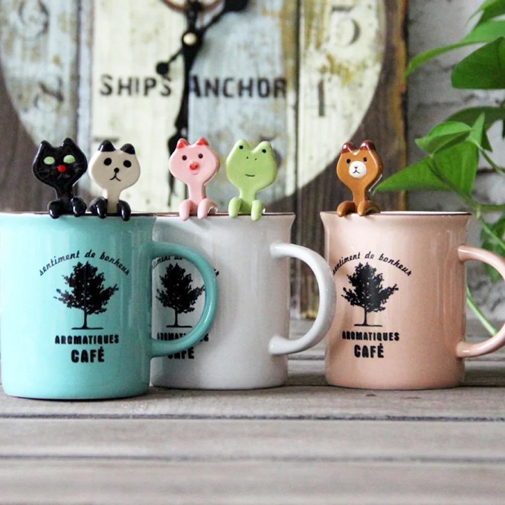 

Brown Cartoon Animal Design Hard Ceramic Spoon Hanging Hook Suitable for Coffee Dessert Unique Ceramic Spoon