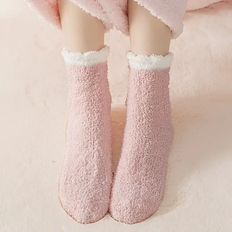 

5 Pairs Women's Thickened Coral Fleece Socks Medium Sleeve for Winter Comfort Warmth Floor Indoor Wear Non-Slip Home Socks