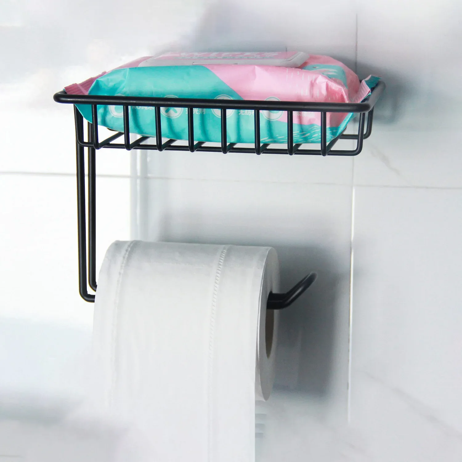 حامل المناشف الورقية مع رف تخزين، منظم سلة لاصق مثبت على الحائط 2 في 1 للمطبخ والحمام، ستانلس ستيل 304