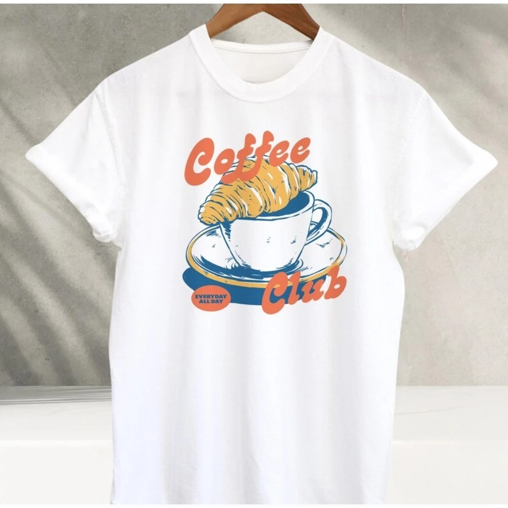 Coffee Club Vintage women T-Shirt Retro Coffee Lover Tee Cafe Aesthetic Shirt Y2K Espresso Graphic Top Trendy Foodie Gift Idea