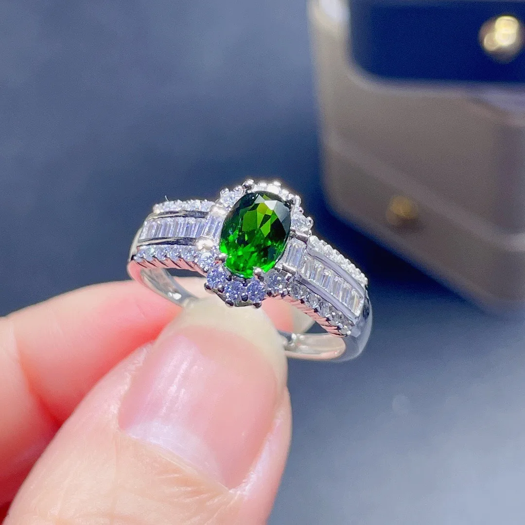 New Diopside Ring Female High Quality T Square Zircon Emerald Color Treasure Single Row Ring Female Party Birthday Gift