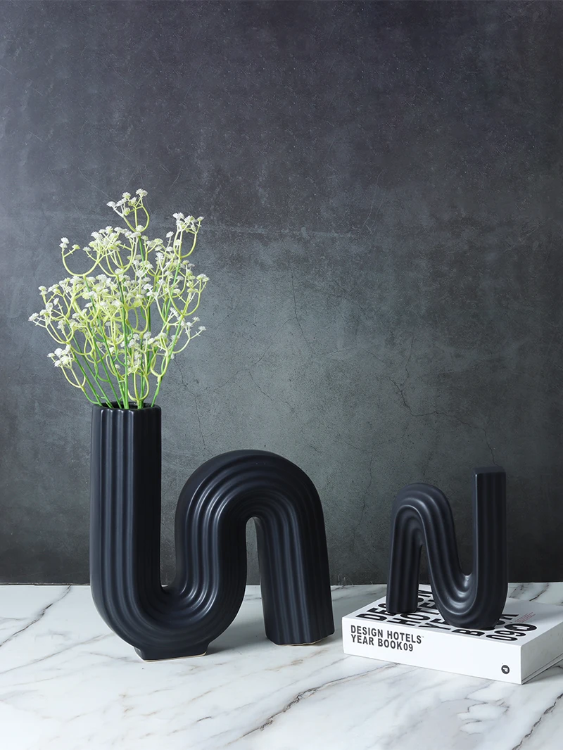 Modern Minimalist Nordic Creative Black White N-Shaped Geometric Ceramic Flower Vase Art Crafts Hotel Model Room Home Decor