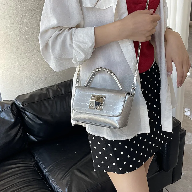 

2025 New Summer Minimalist Crossbody Bag for Women, Small Niche Design Shoulder Purse Lightweight Fashion Bag for Daily Commute