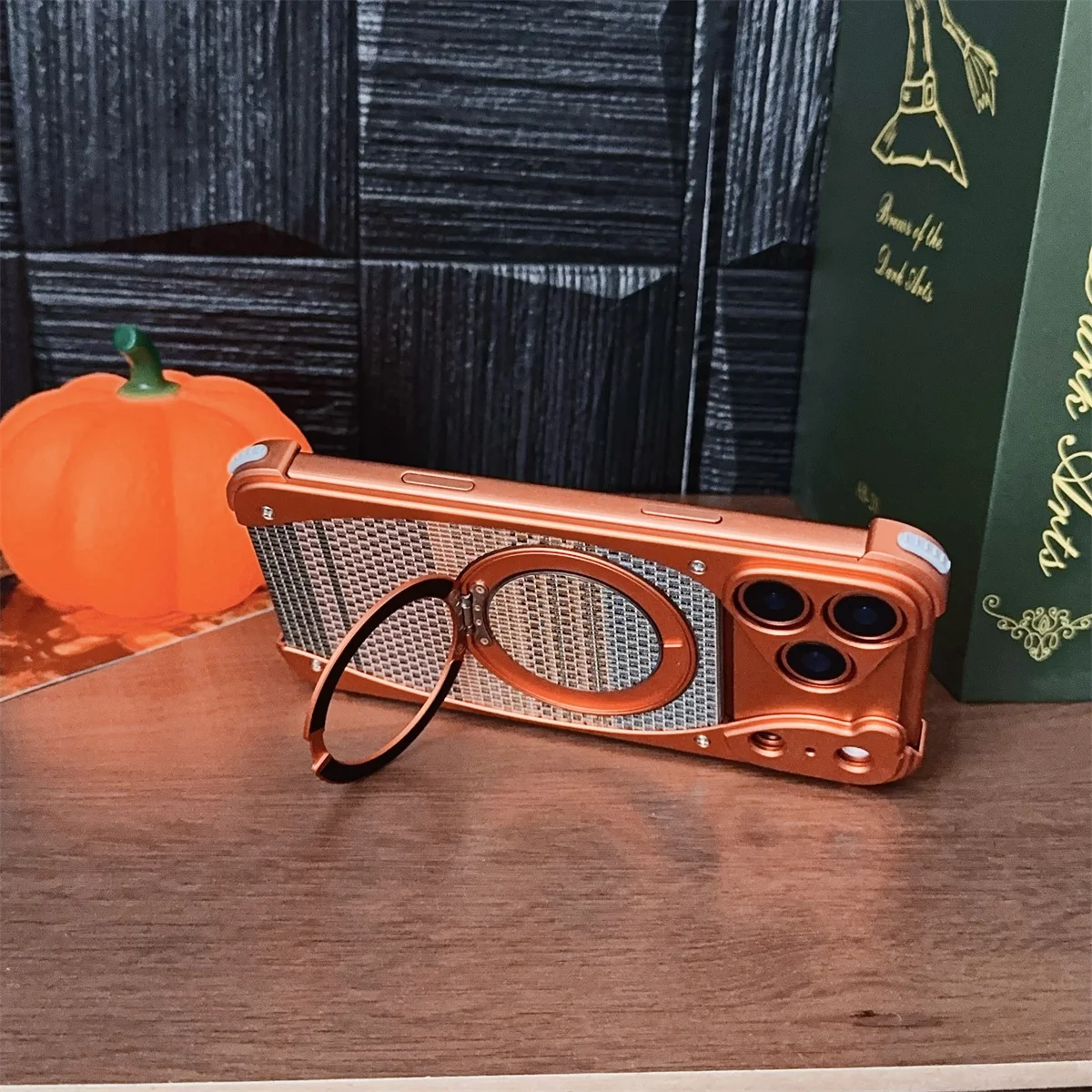 حافظة هاتف بخيط ذهبي من الألومنيوم المعدني لهاتف آيفون 17 برو 17 برو ماكس غطاء حماية مغناطيسي مقاوم للصدمات والسقوط #5