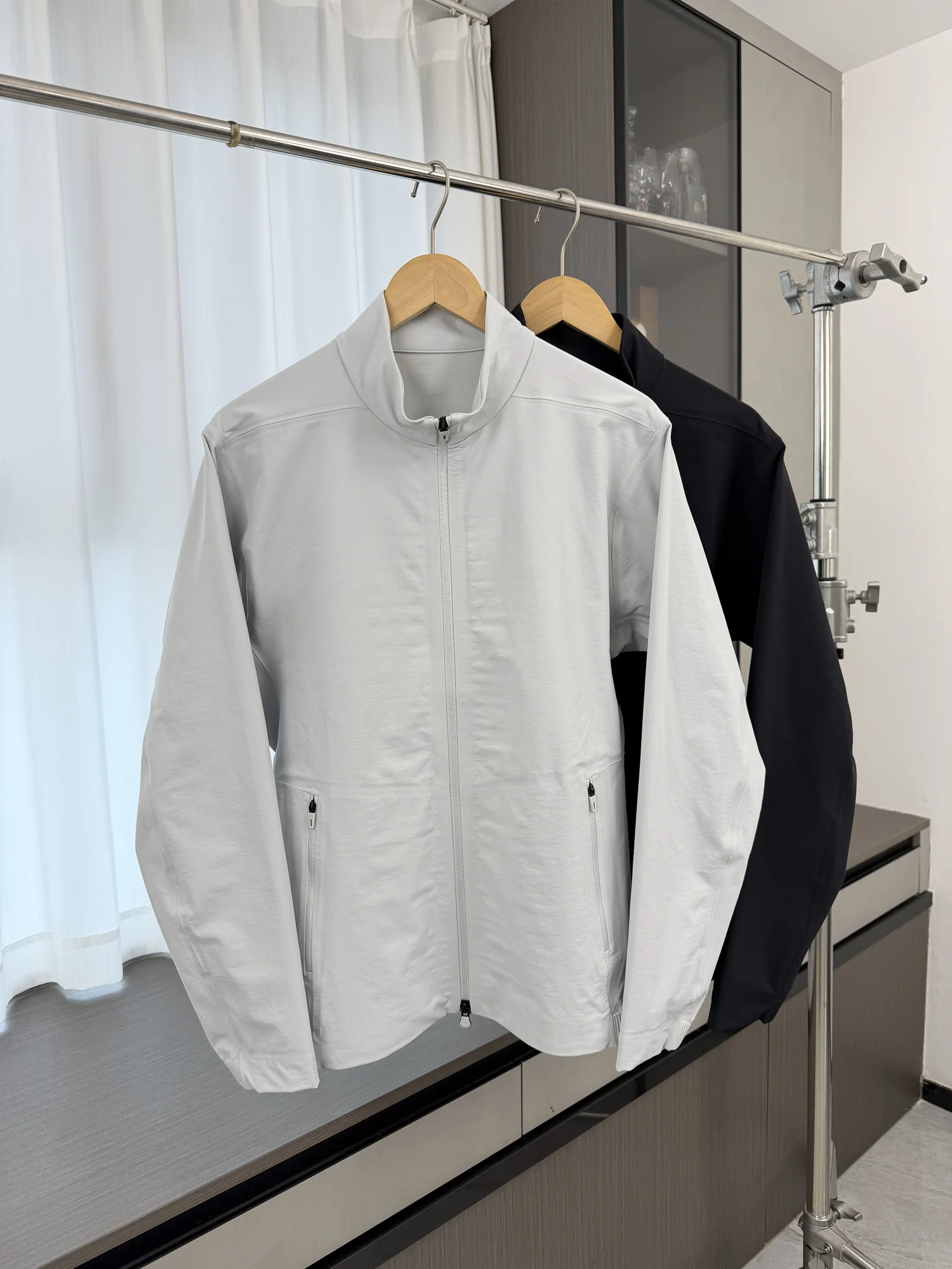 

Outdoor Lightweight Comfortable Stand Collar Casual Jacket Men's Spring Anti-Wind Fashionable Zipper Closure Standard Fit