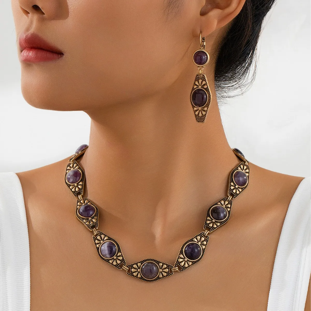 Vintage Western Amethyst Natural Stone Necklace with Middle aged Carving Patterns Vintage Fashion Earrings Necklace