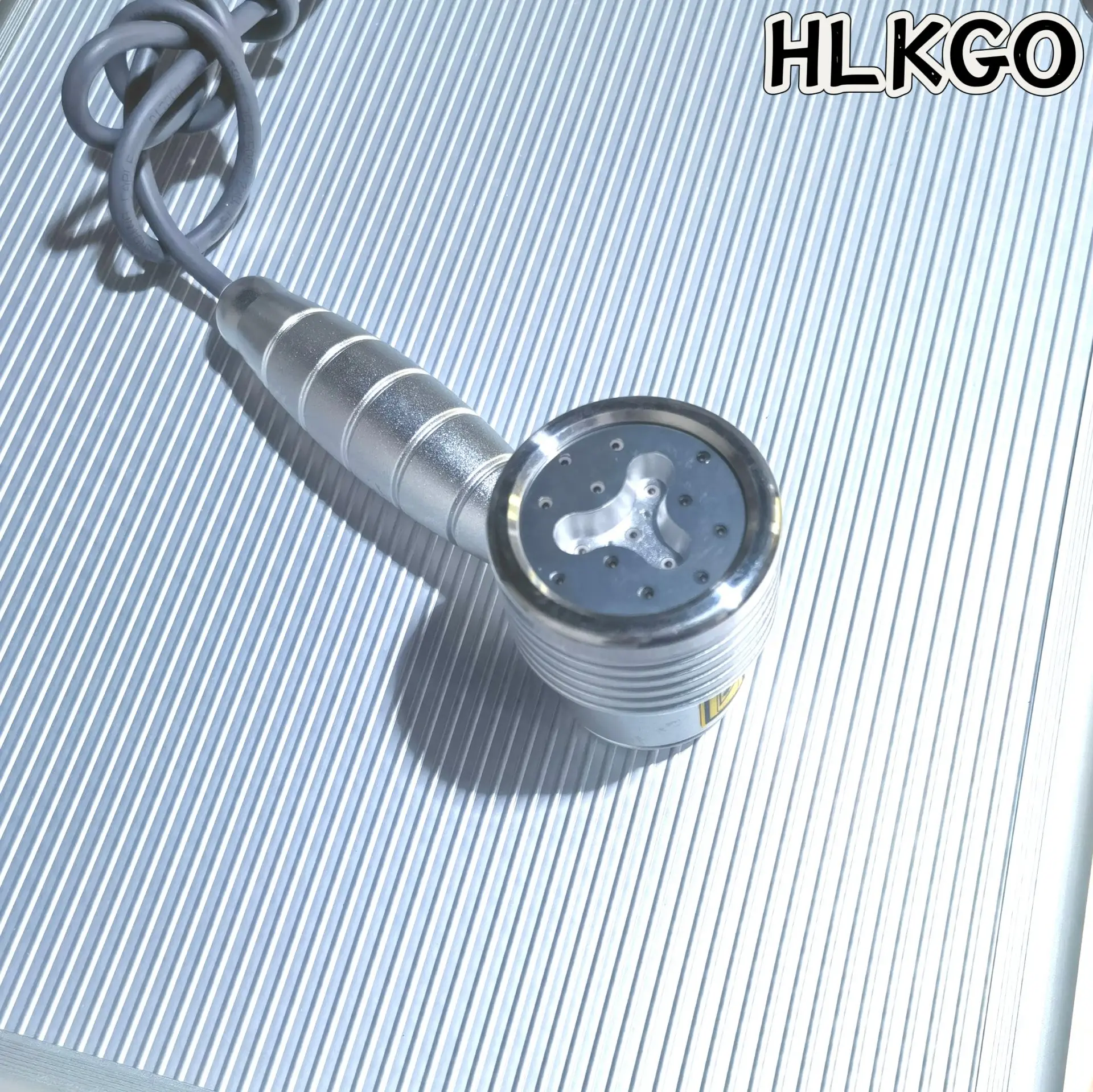 

Профессиональный холодный лазер HLKGO для физиотерапии - технология красного света 808 нм и 650 нм для снятия боли