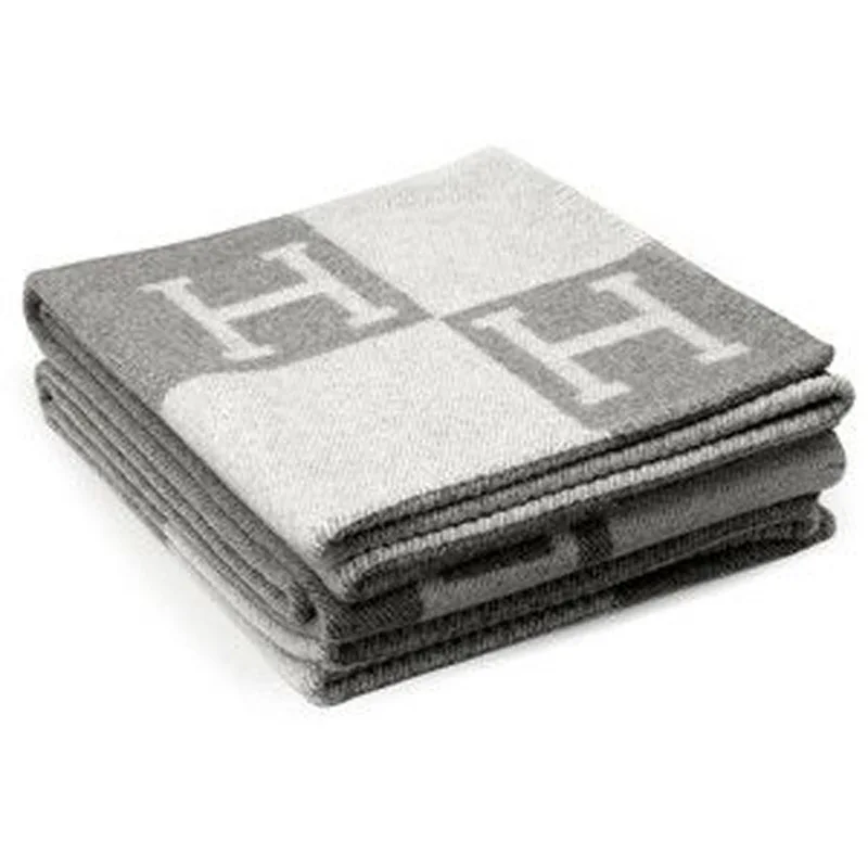 Casual Soft Alphabet Blanket Modern Simple Imitation Cashmere Wool Knitted Blanket Furniture Model Room Decorative Blanket