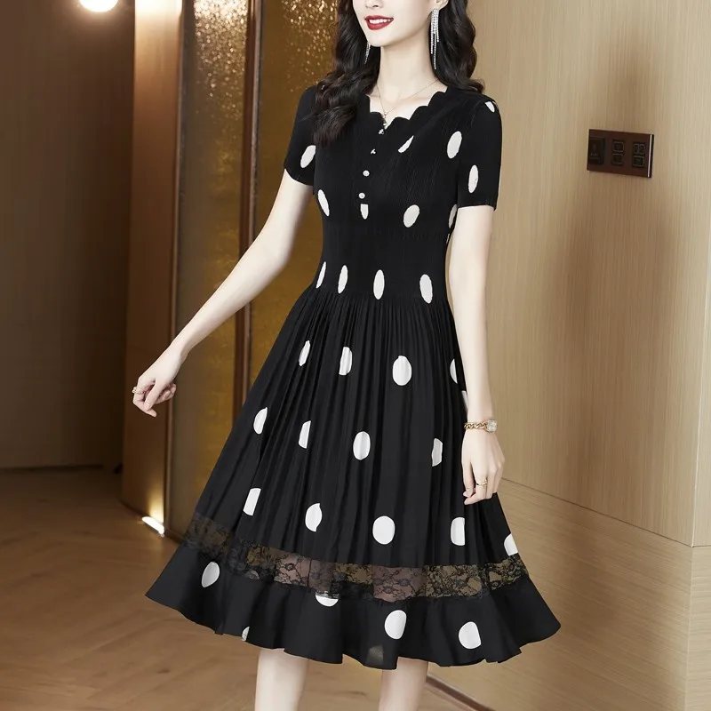 Imagem -04 - Zuo Homem ru 2023 Verão Novo Decote em v Preto Polka Dot Moda Vestido Plissado Cintura Fina Temperamento Meados de Comprimento Fishtail Hem Vestido