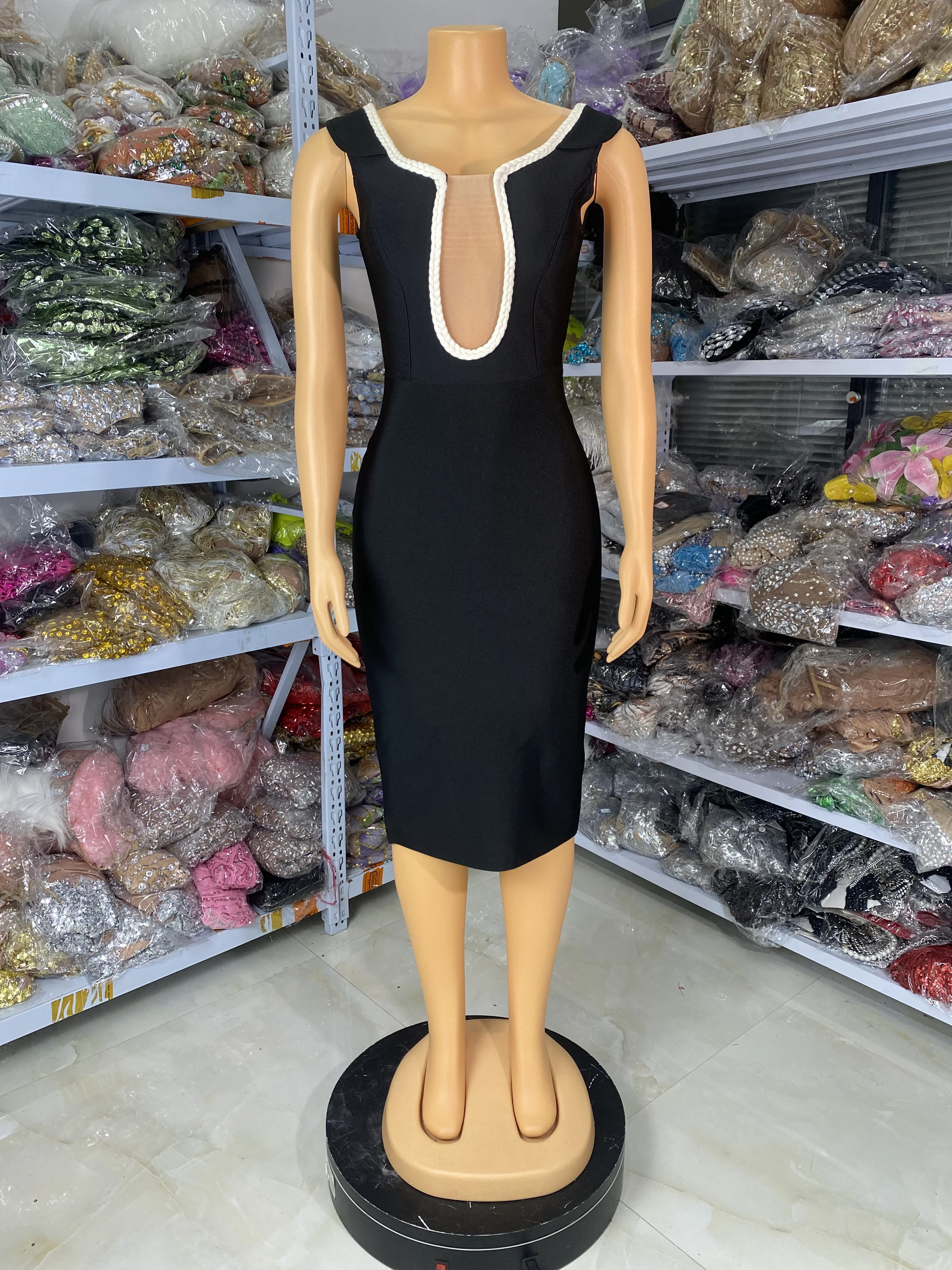 2025 ใหม่ผ้าพันคอผู้หญิงมุมมอง SHEER Patchwork เข่าความยาวถัก High Street OL อย่างเป็นทางการโอกาส PARTY DRESS