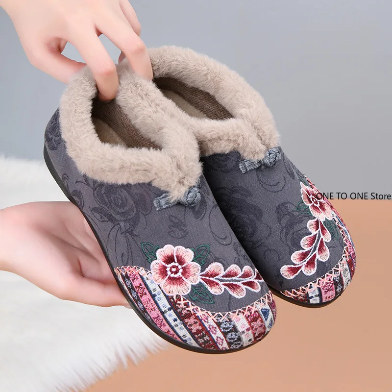

2026 Winter Cotton Shoes Embroidered Bag with Middle-aged and Elderly Warm Ethnic Wind Comfortable Soft Sole Mother Cotton Shoes