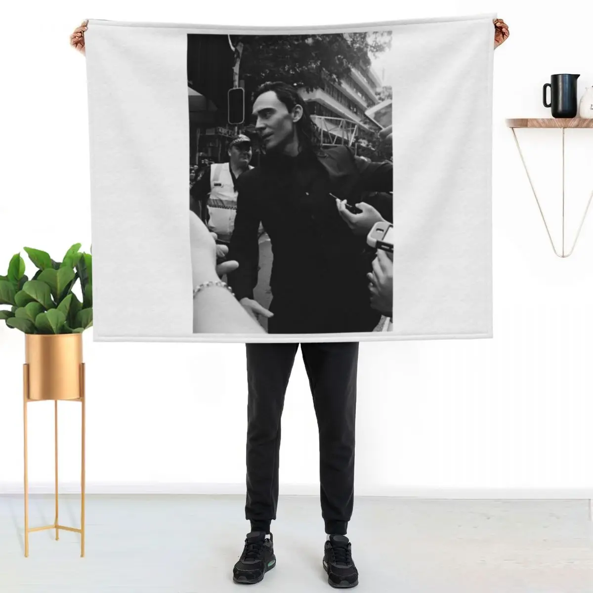 tom hiddleston Throw Blanket Travel Quilt Stuffeds bed plaid Luxury St Furry Blankets