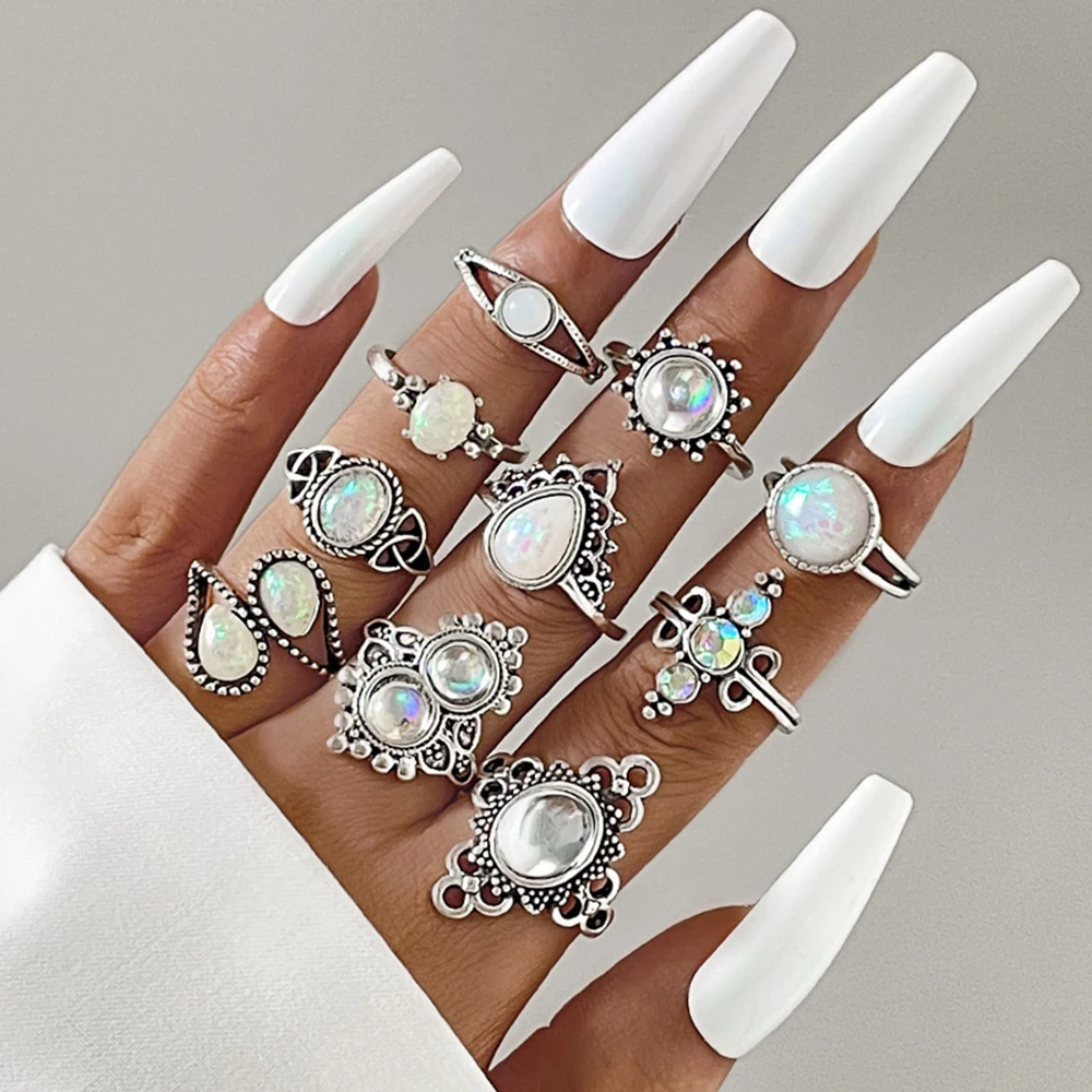 2024 New Retro Ring Set Water Drop Pony Carved Unicorn Lotus Hollow Inlaid Stone 13 Pieces Women Fashion Jewelry Accessories