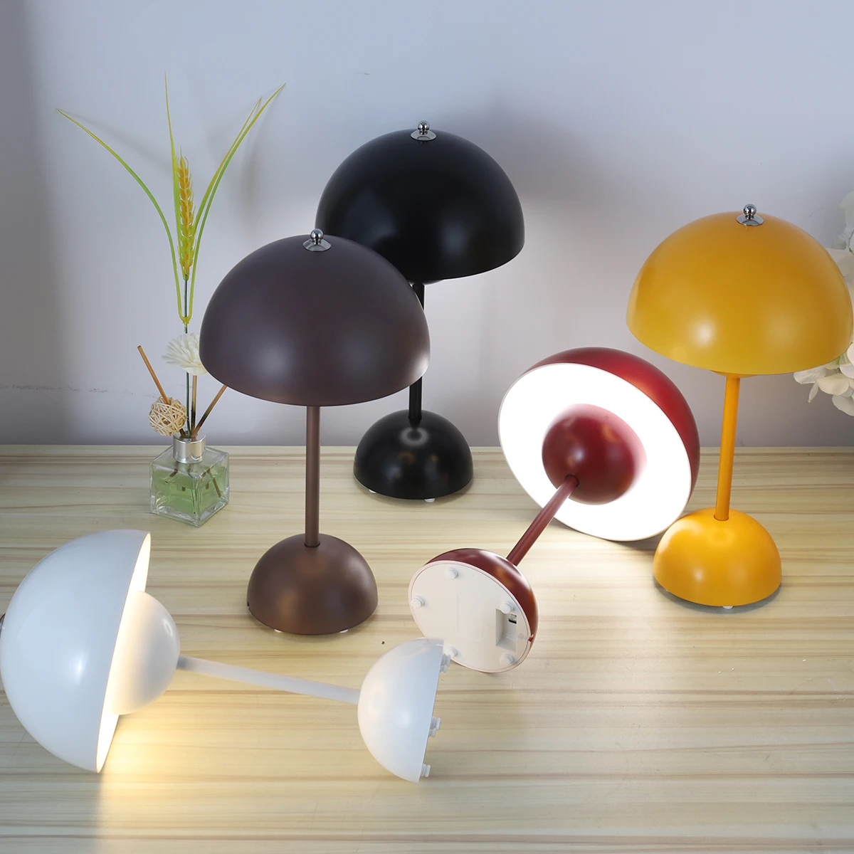 

Bedside Lamps Rechargeable Bedroom Flower Table Lamp Simple Nordic Decoration Bedroom Bud Desk Lamp Mushroom Table Lamp LED