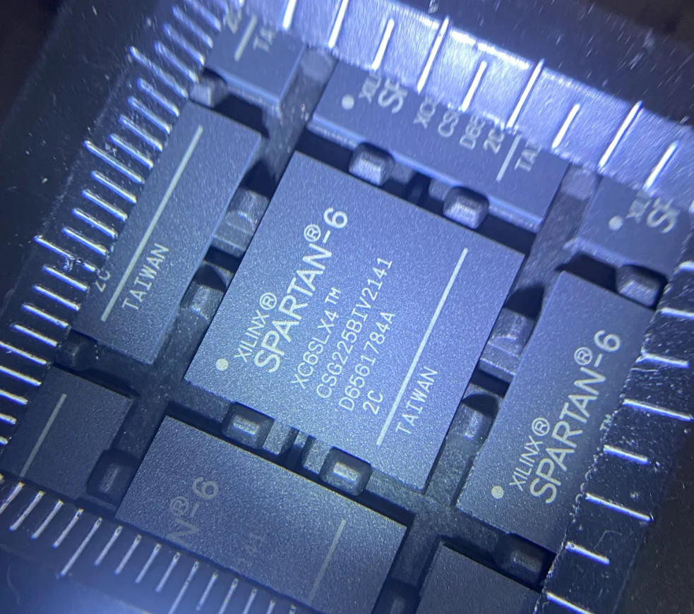 

1 шт. // партия XC6SLX4-2CSG225C XC6SLX4 BGA IC FPGA 132 I/O 225CSBGA 100% Новый оригинальный