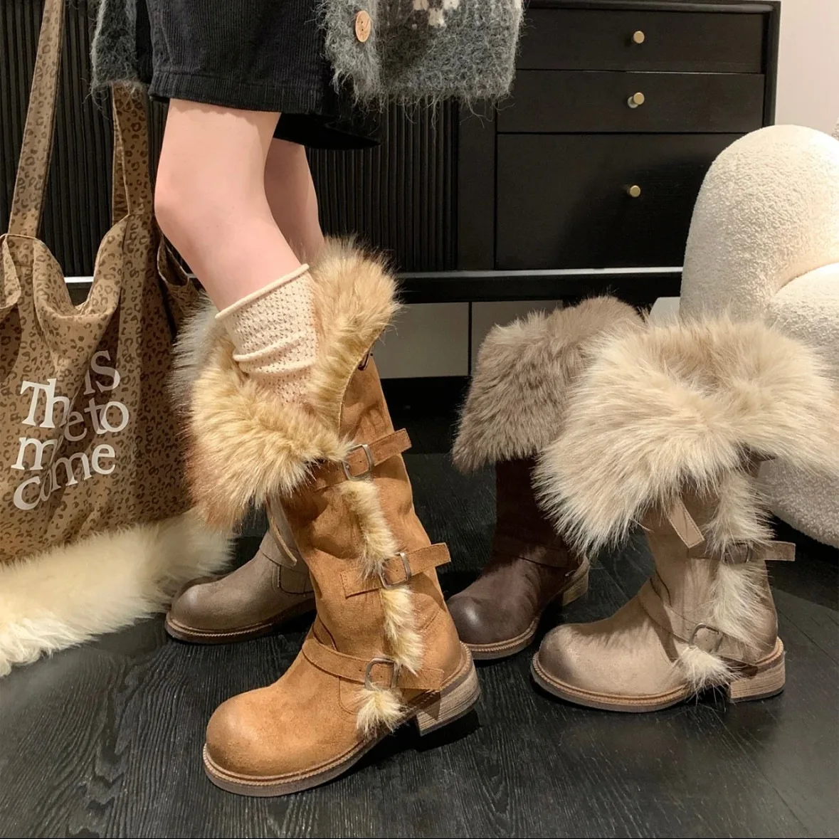 Suede Plush Long Boots Winter Velvet Snow Boots for Women, Warm and Non Slip Cotton Shoes Women's Horn Buckle Winter Snow Boots
