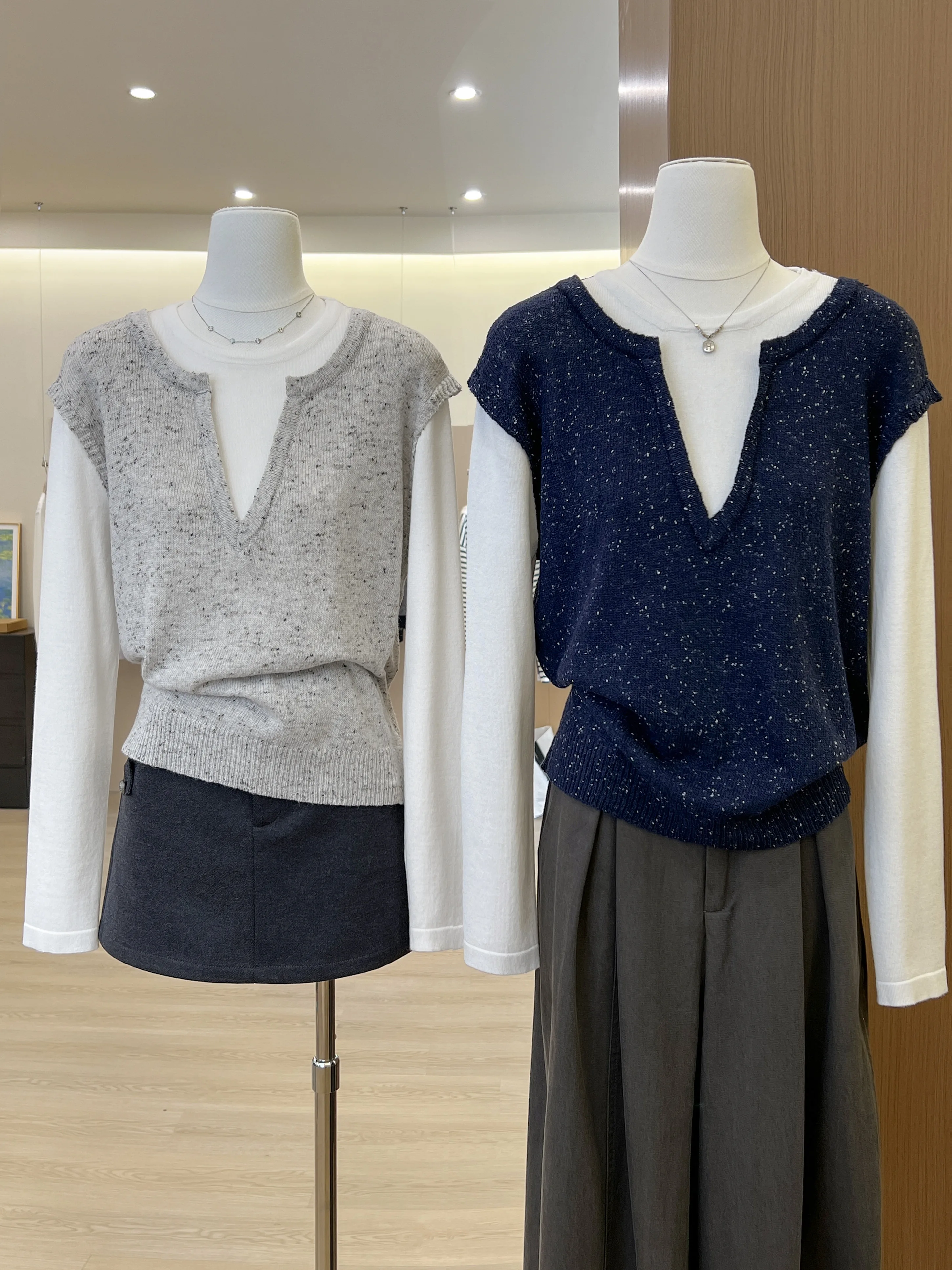 한국 스타일 기품 있는 니치 페이크 투피스 긴팔 니트 스웨터 2025 가을 신상 고급스러운 대비 색상