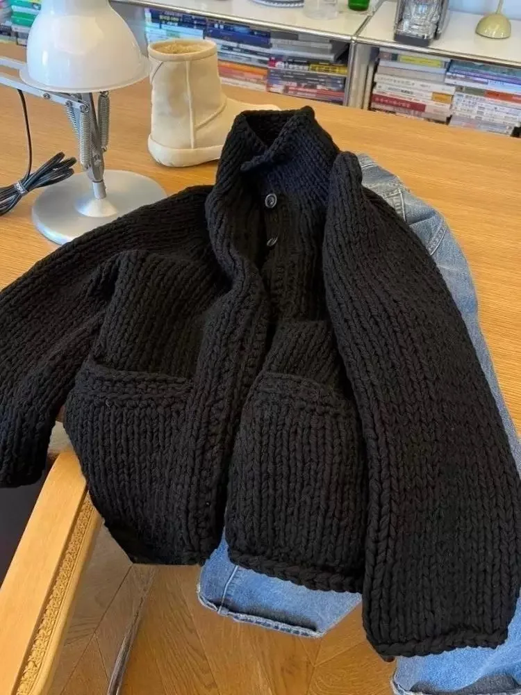 

Черный объемный вязаный свитер-пальто с манжетами и двойными карманами, в стиле Lazy Sle, Зима 2025, Женская вязаная одежда больших размеров