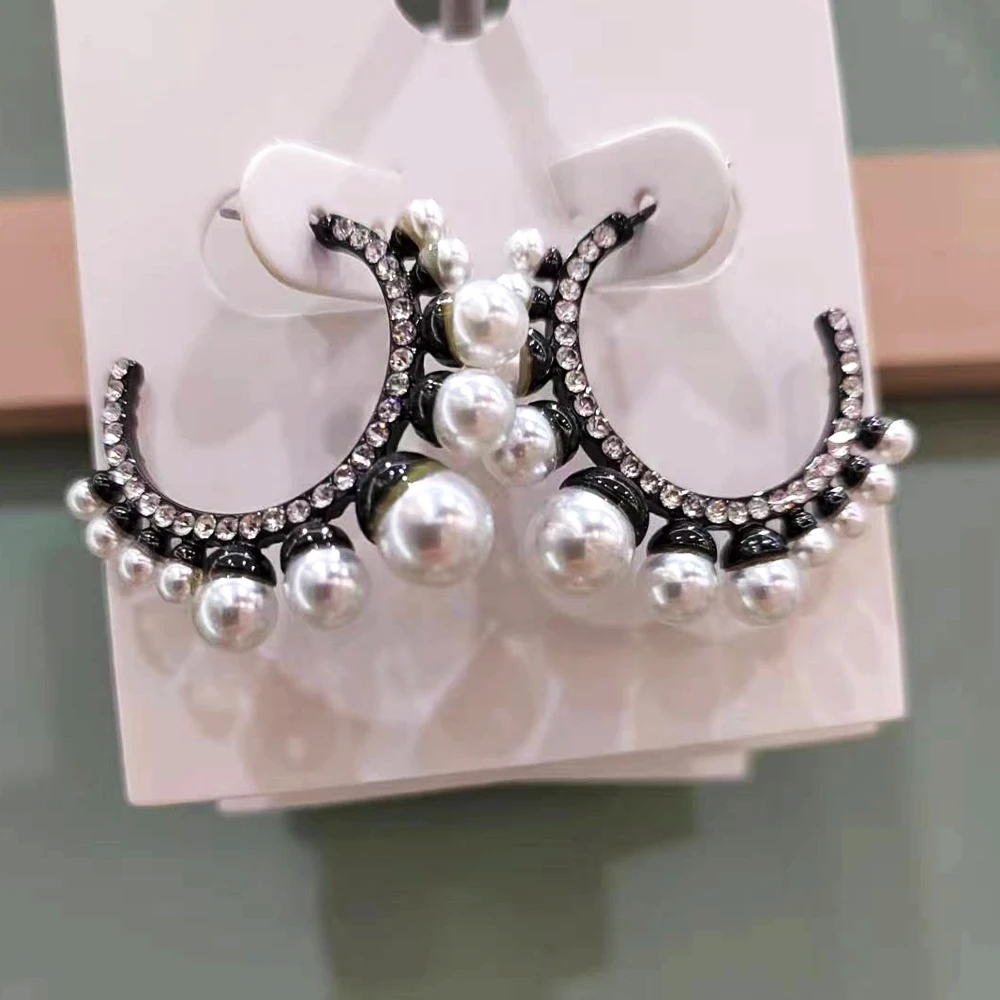 

Pearls Boho Hoop Earrings For Women Luxury Crystal Zinc Alloy CC Earring Elegant Casual Party New In Jewelry Korean