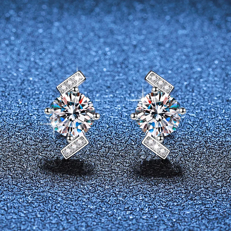 

D-color moissanite earrings with four claws, 18K gold inlaid with diamonds, 2-carat moissanite platinum, PT950 imprint