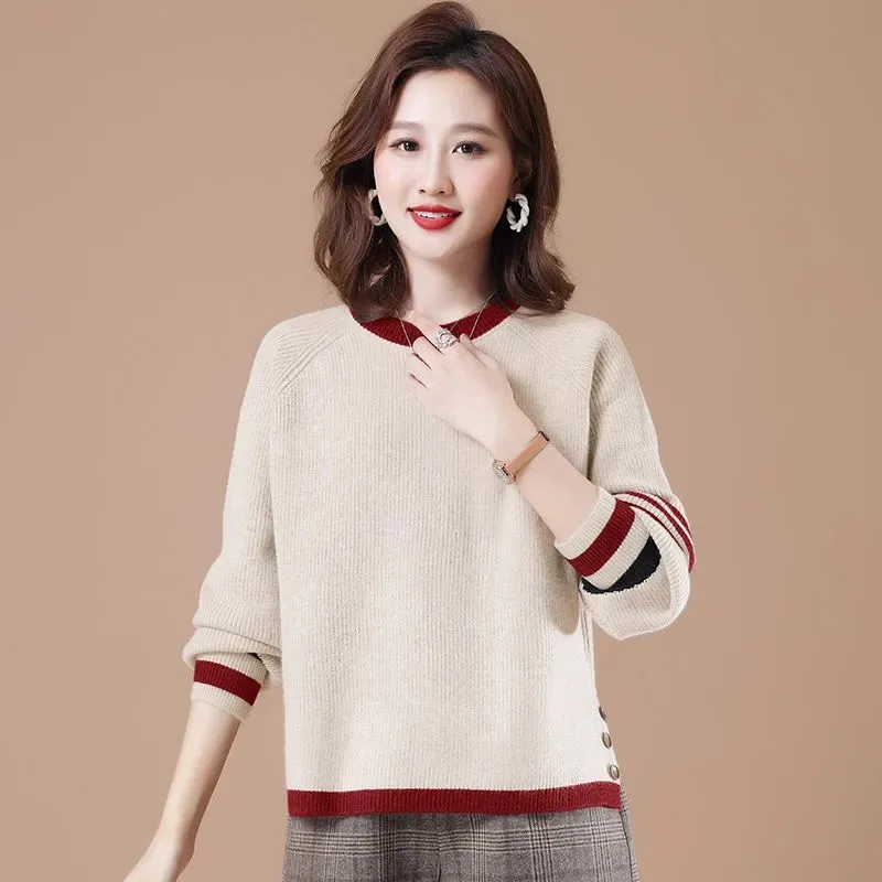 

Knitted Bottoming Shirt for Women Short Autumn and Winter 2025 New Loose Sweater Low Collar Top for Outer Wear Fashionable Style