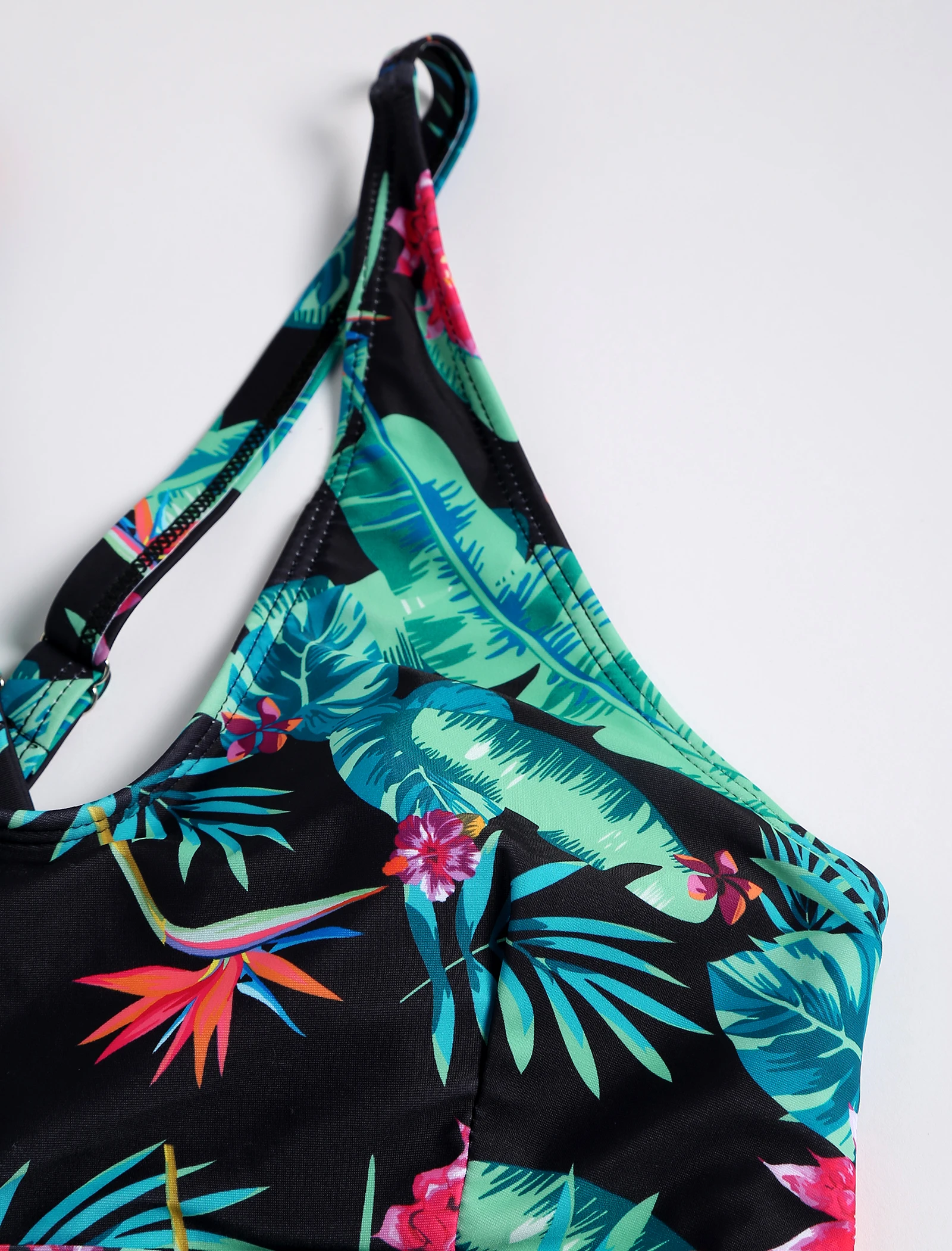 Tankini-badpak voor dames met boyshort blouson-top Bescheiden tweedelig badpak Zwemkleding voor jongensbeen