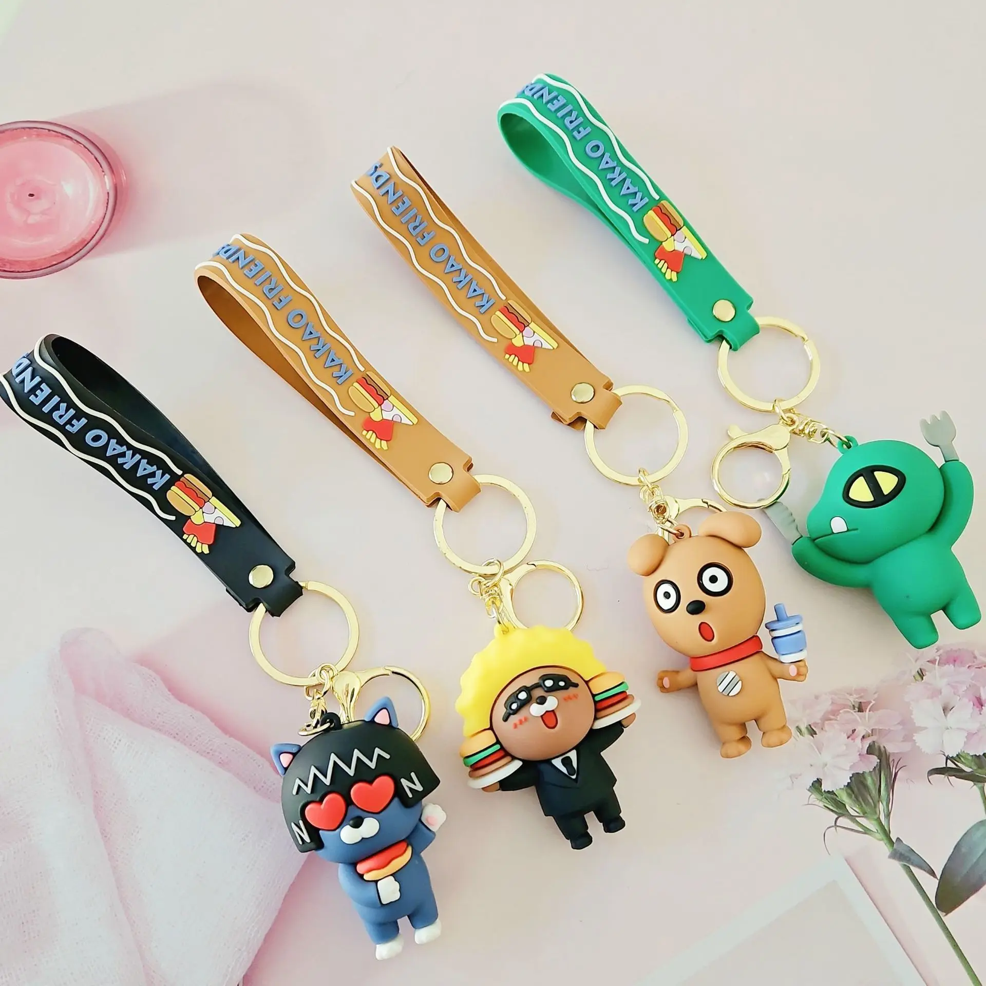 Cartoon creative kakao food keychain fart peach doll couple schoolbag car key pendant small gift wholesale