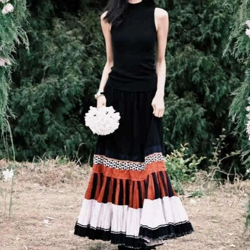 T-shirt noir imprimé ethnique, jupe Midi, ensemble deux pièces, Unique, minimaliste, Chic, tenue sophistiquée, mode Pneuma, été