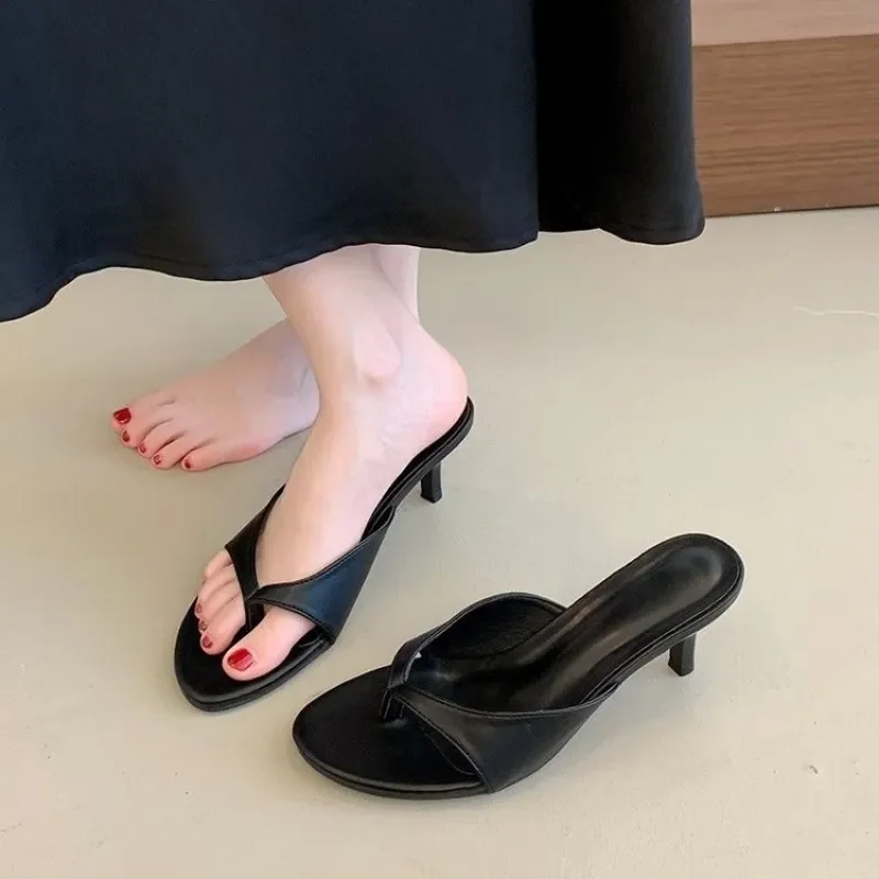 

French Vintage Kitten Heel Sandals for Women Thong Flip Flop Mules Minimalist Summer Heeled Sandals Trendy Outdoor Slides