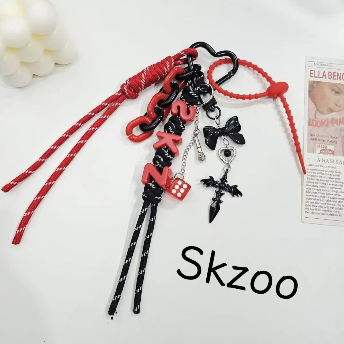 

Модный брелок KPOP Stray Kids для сумки, черно-красный, креативный кулон для сумки, Kpop-мерч для фанатов