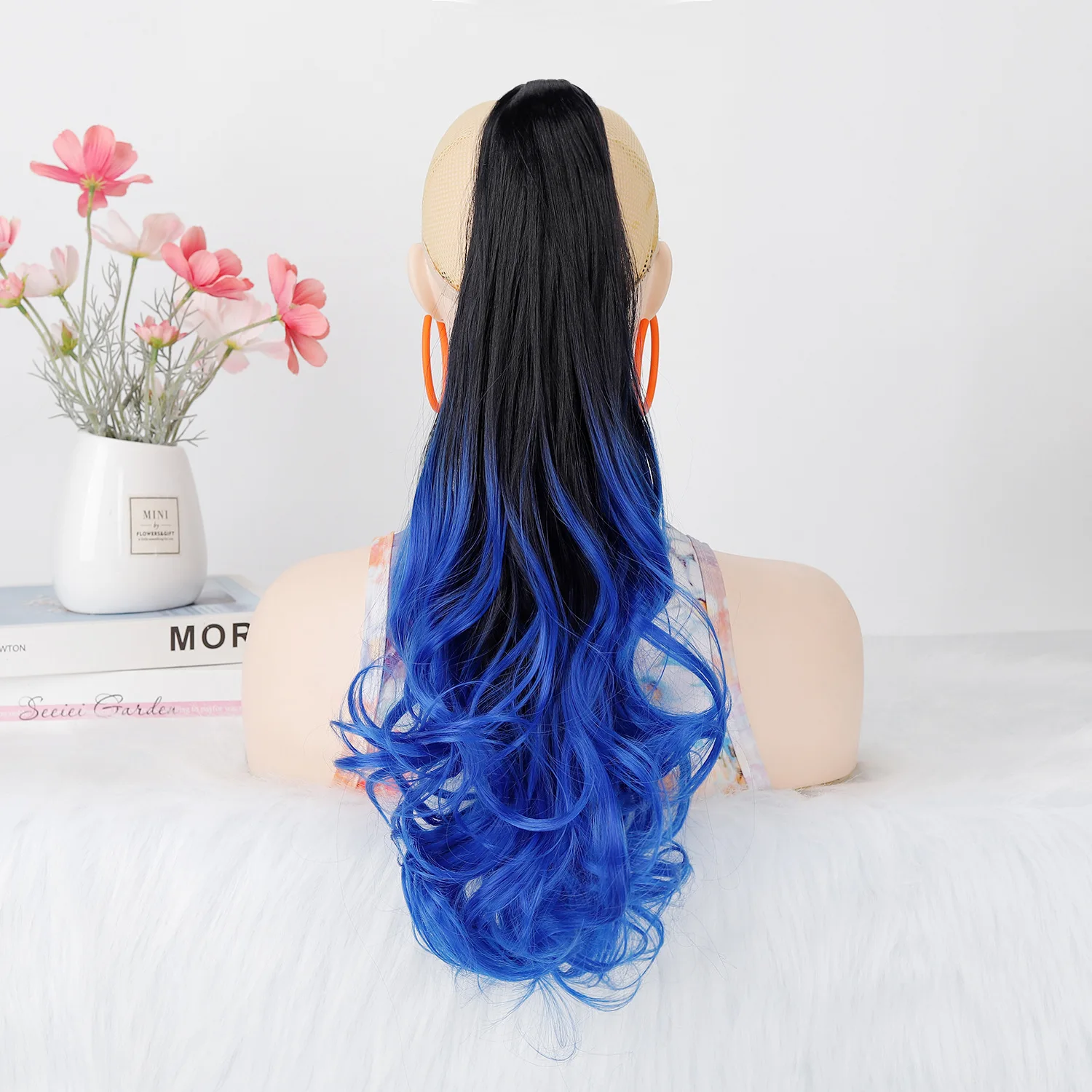 Gradient Curly Extra-Long Claw Clip Ponytail, Fluffy Volume Synthetic Hair, Ideal for Halloween, Christmas & Holiday Occasions view 4