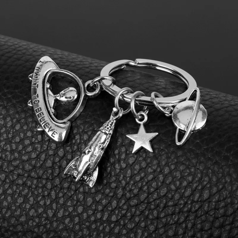 keychain ufo I Want To Believe Alien UFO Spaceship Metal Keyring Car Bag Key Chains For Men Women Chaveiro llavero