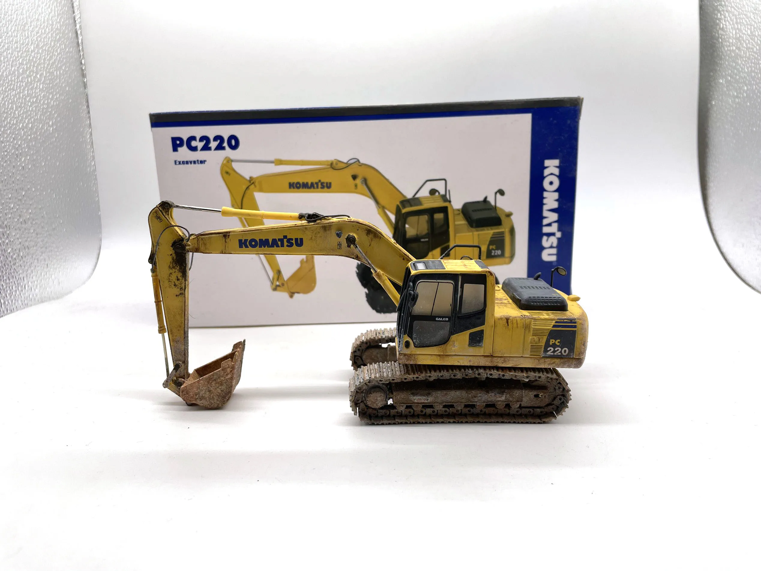 

PC220 Экскаватор Muddy Edition из сплава, детская игрушка для мальчика, подарок на день рождения, украшение сцены, механическая инженерная модель