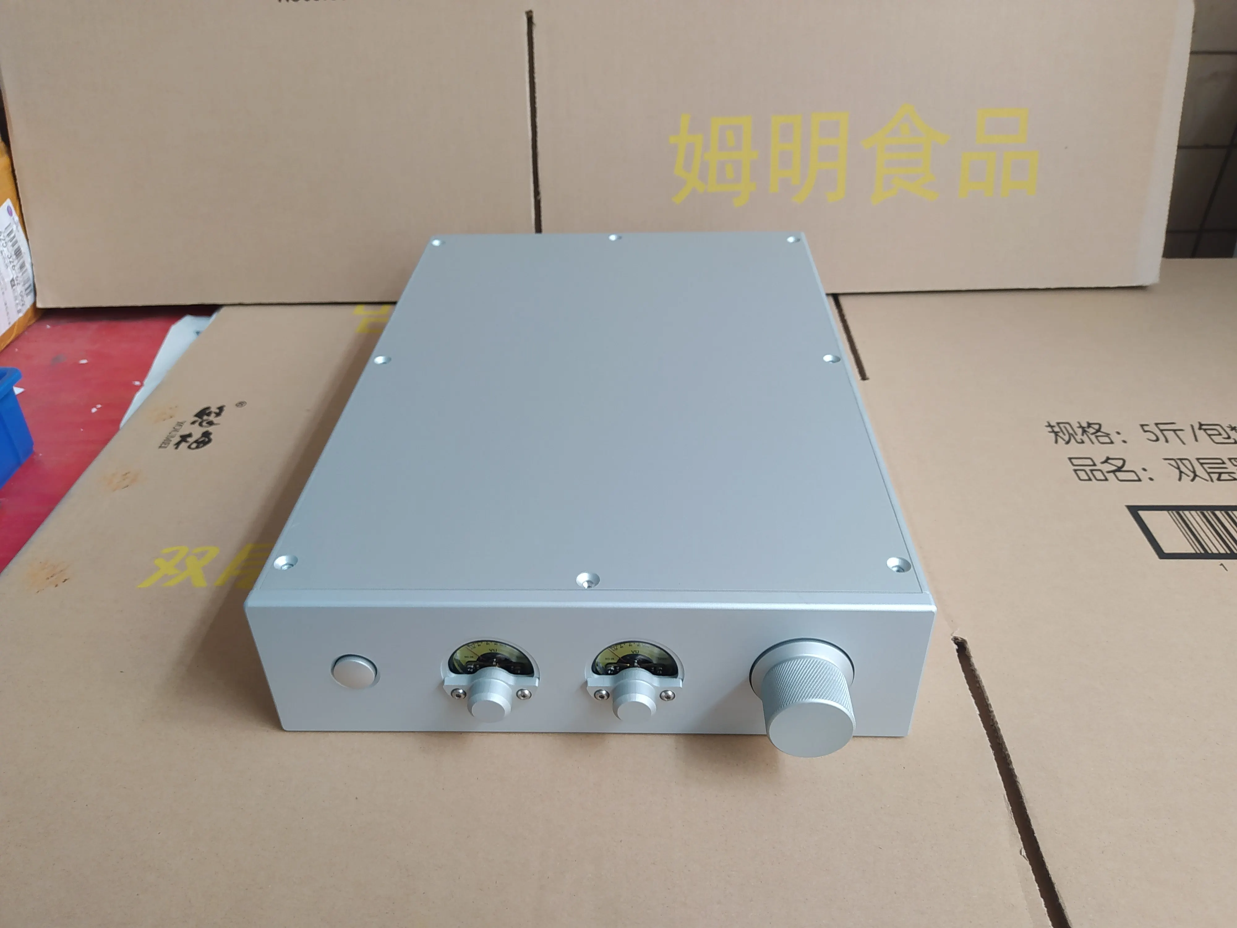 

Full aluminum double vu meter amplifier DIY chassis audio amp enclosure with knob 250*70*358mm not include the vu meter