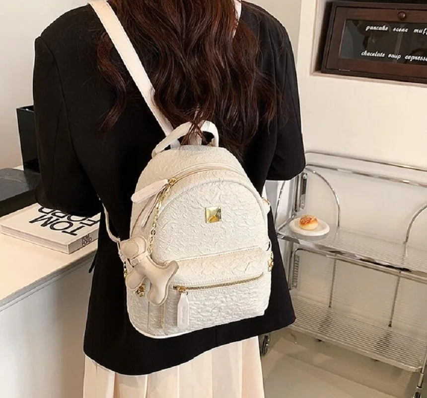 Wholesale New Arrival Korean Fashion Rivet Design Backpack Women High Capacity Casual Small Travel Shoulder Bags School Bag