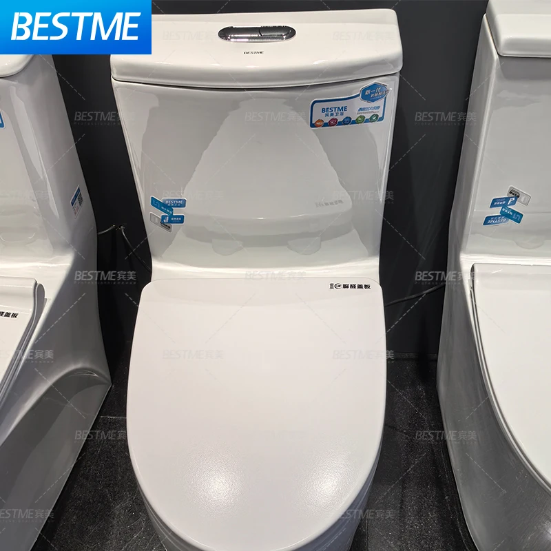 Opulentes einteiliges Toilettenerlebnis