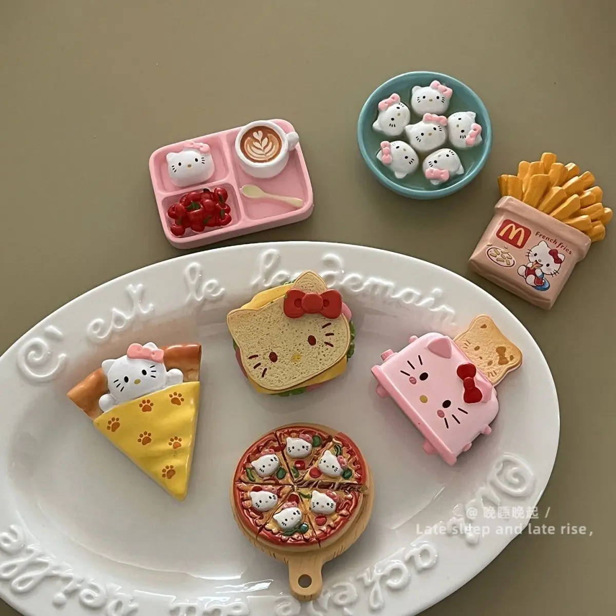 

Hello Kitty 3D Food Fridge Magnets, Cute Burger Pizza Resin Refrigerator Stickers, Kawaii Home Decor & Collectible Toy