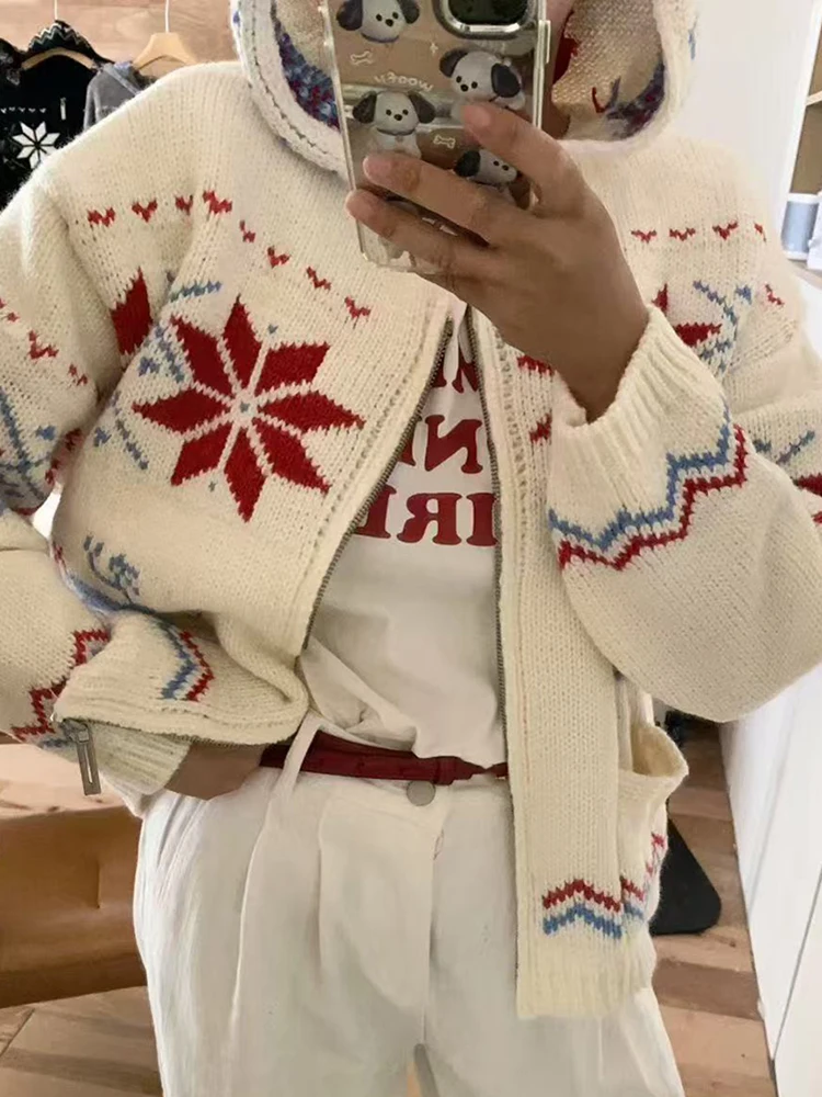 

Winter Christmas Snowflake Print Knitted Sweater Casual Hooded Zipper Crochet Cardigan Women Fashion Pocket Warm Sweater Coats