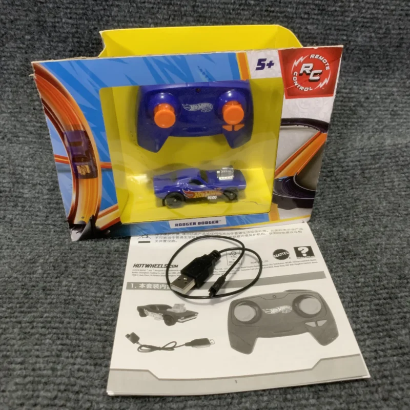 Hot Wheels 2.4G Wireless RC Car Rechargeable Electric Remote Control Car Tesla Dodge GT-R Porsche Corvette Nissan Muscle Car view 4