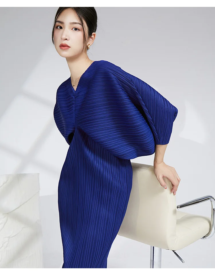 Miyake Plissiertes Kleid mit Fledermausärmeln 2025 Sommer Neu Senior Sense V-Ausschnitt Locker Dünner Eleganter Vielseitiger Rock – Detail 9