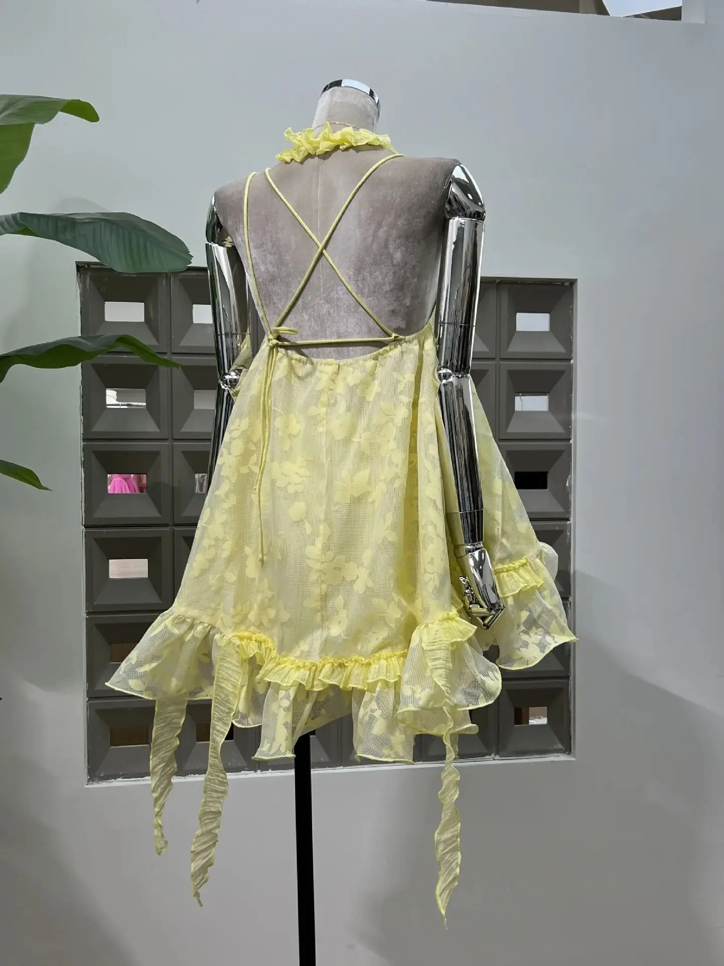 فتاة نمط جديد المرأة الصيف مطوي السباغيتي حزام رقيق قصير مثير أكمام الإمبراطورية الخصر حفلة عيد ميلاد نادي فساتين لحضور الحفلات الموسيقية